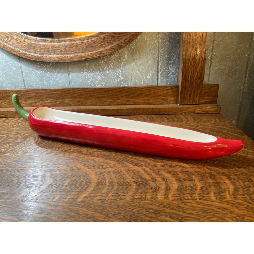 Boston Warehouse 2003 Red Chili Pepper Ceramic Serving Dish Tray 18.5 Inch Long